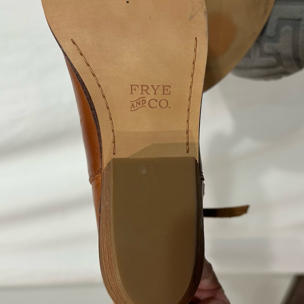 FRYE AND CO Brown Ankle Boots with Zipper and Stacked Heel - Picture 5 of 7